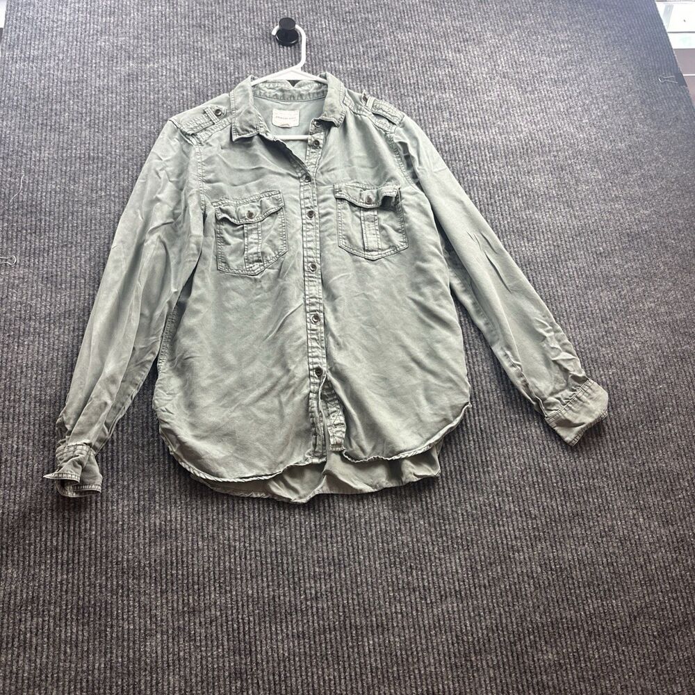 American Eagle Outfitters Women’s M Boyfriend Fit Olive Green  Button Up Shirt